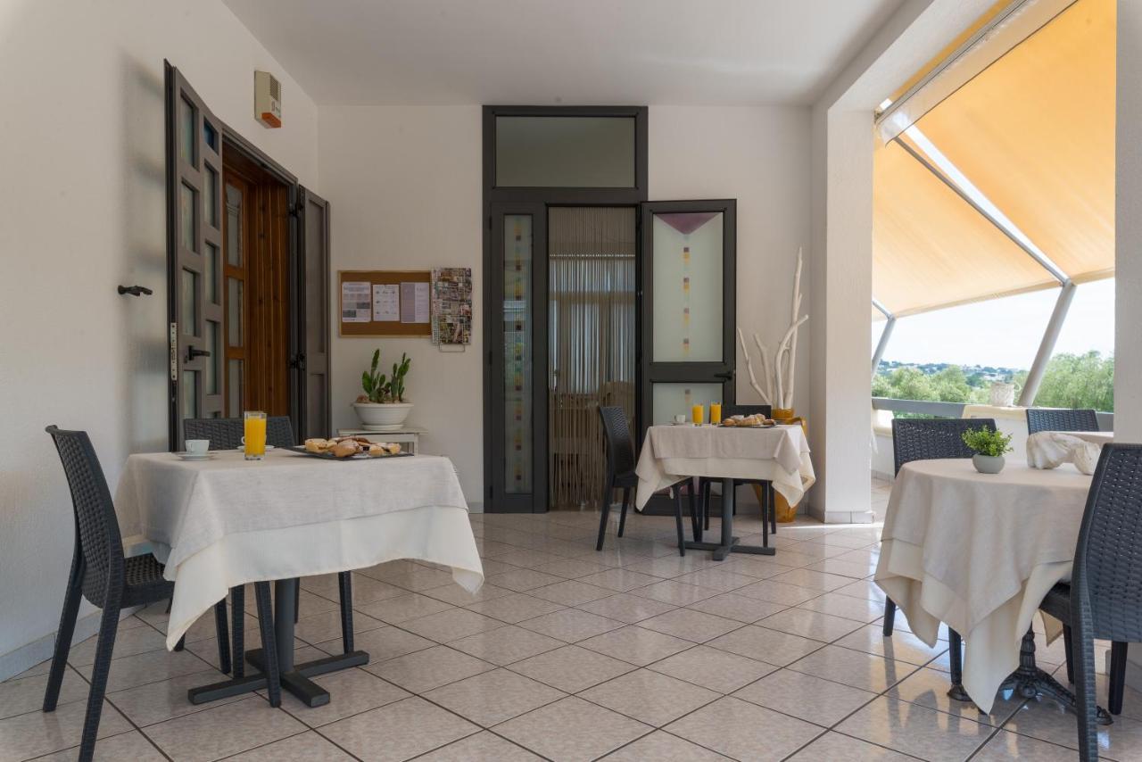 Piccolo Hotel Villa Rosa オストゥーニ エクステリア 写真