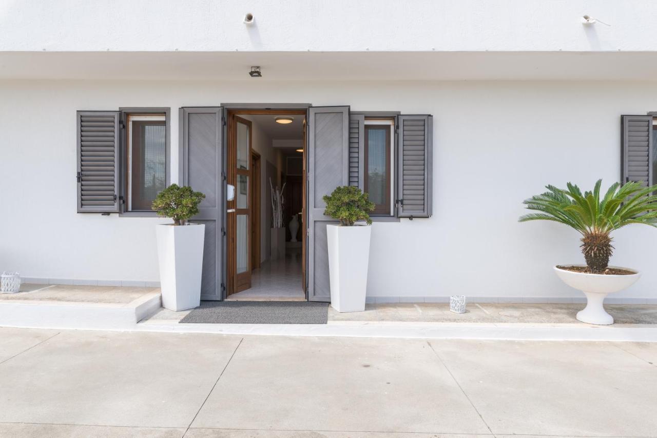 Piccolo Hotel Villa Rosa オストゥーニ エクステリア 写真